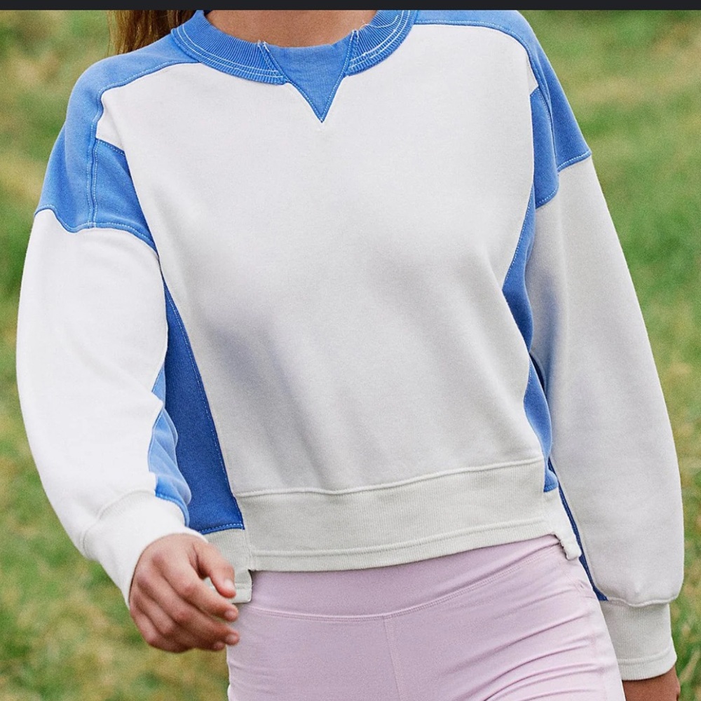 Free people Women's Blue and White Sweatshirt